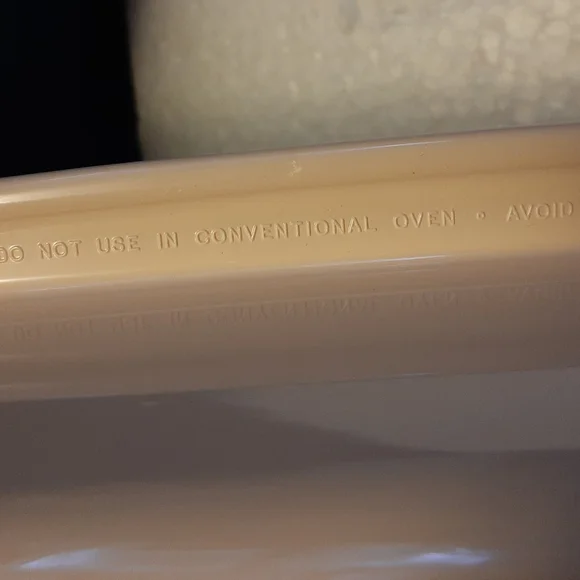 Tupperware Microwave Baking Pan 12" - Picture 4 of 6